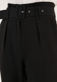 LELA Chino - black
