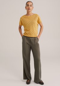 WE Fashion Majica kratkih rukava s printom - ochre yellow