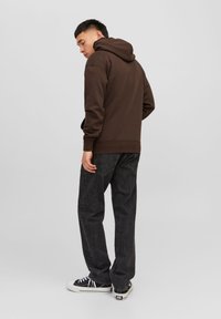 Jack & Jones JORVESTERBRO  - Melegítőfelső - chocolate brown