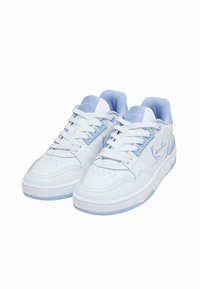 Karl Kani Tenisice - white light blue