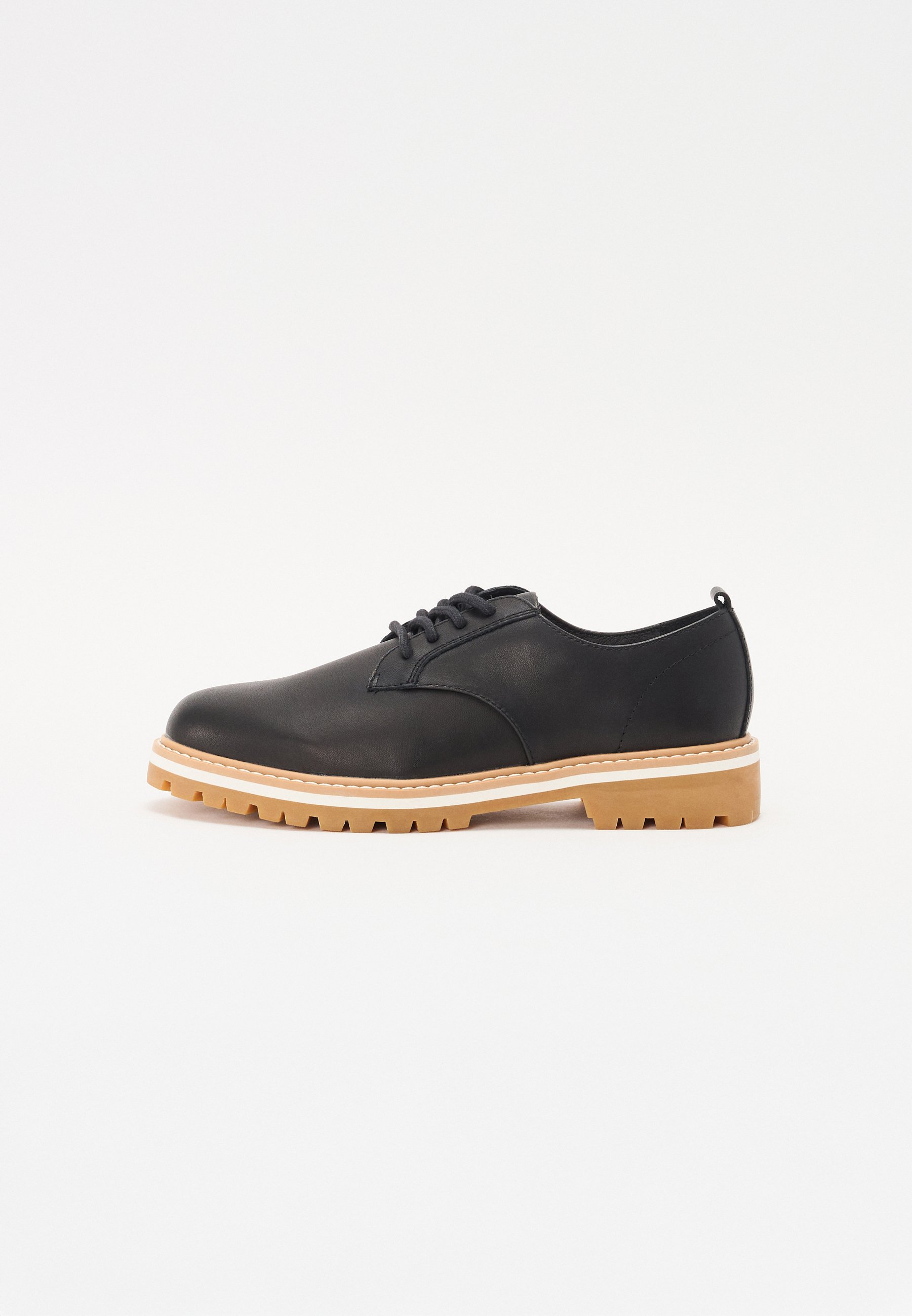 Clae Men\'s Black Leather Oxfords with Tan Soles LOGAN main image 2