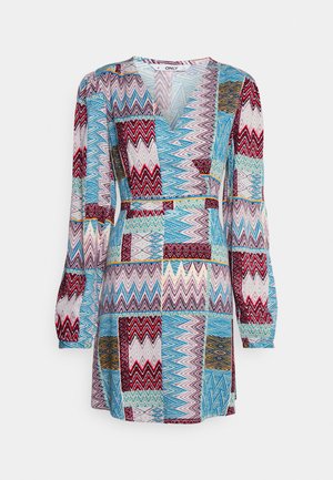 ONLY Tall ONLALMA LIFE RILEY DRESS  - Nappali ruha - molten lava