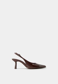 Bershka KITTEN HEEL - Klasické lodičky - brown