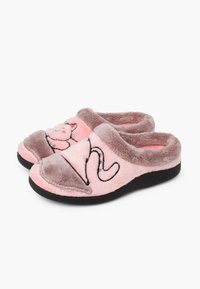 Zapatillas de felpa rosa y gris con una textura suave, que presentan un diseño de gato de dibujos animados y una suela de goma negra. Estilo de punta abierta y sin respaldo.