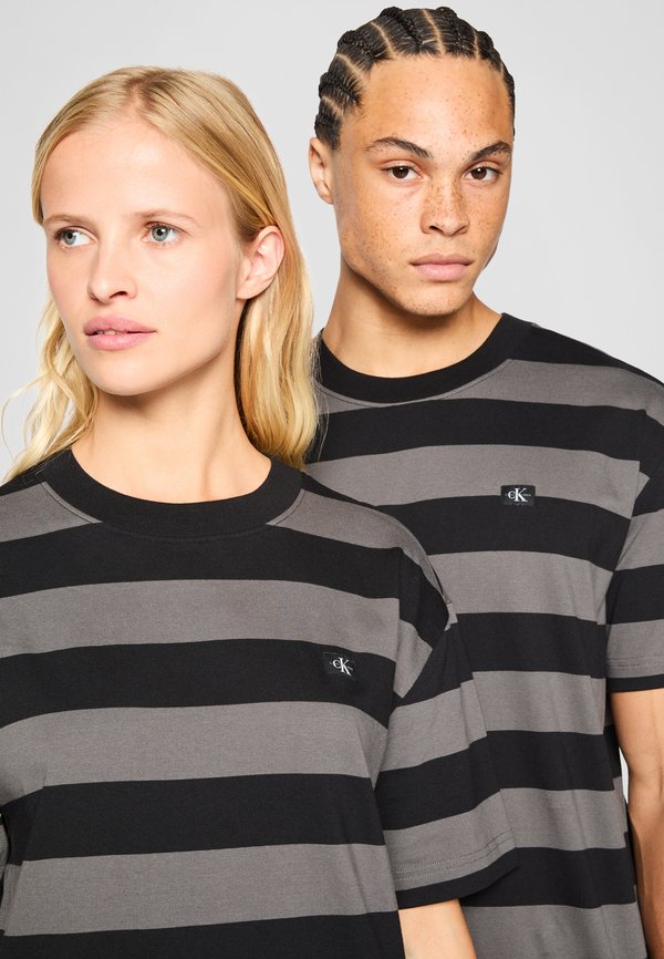 EXCLUSIVE STRIPED OVERSIZED TEE UNISEX - Print T-shirt4