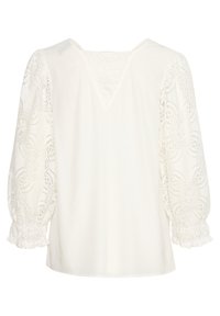 Weiße Bluse mit Spitzen-Puffärmeln, ausgestattet mit einem V-Ausschnitt und gerüschten Manschetten. Glattes Material mit filigranen Spitzenverzierungen an den Ärmeln.