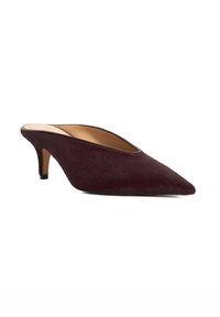 Burgundy, pointed-toe mule with a low, tapered heel. Made of textured material, featuring an open back and smooth inner lining.