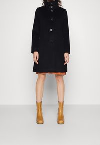 Esprit Collection Mantel - black