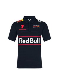 Granatowa koszulka polo wykonana z oddychającego materiału, z kołnierzykiem, krótkimi rękawami i czerwonymi akcentami, z logo sponsorów oraz numerem "1" z przodu.