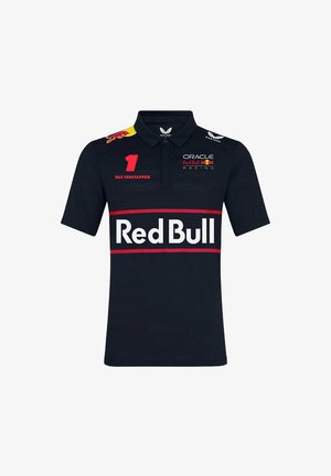 Granatowa koszulka polo wykonana z oddychającego materiału, z kołnierzykiem, krótkimi rękawami i czerwonymi akcentami, z logo sponsorów oraz numerem "1" z przodu.