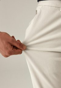 Next SLIM FIT ELASTICATED WAIST - Nohavice - light stone