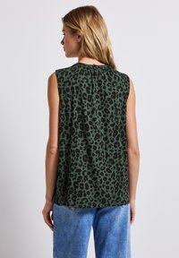 Street One - Top