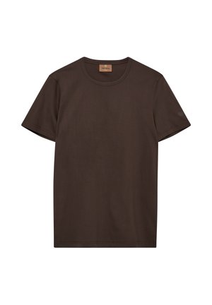 Brun, kortærmet t-shirt lavet af blødt stof. Funktioner en rund halskant og et diskret logo på ærmet. Glat tekstur, enkelt design.