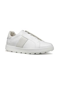Sneaker bianca in pelle con finitura texturizzata, caratterizzata da un accento in suede grigio chiaro, design slip-on e suola in gomma imbottita.