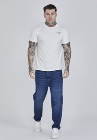 SIKSILK T-shirt basic - white
