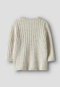 Pull en maille côtelée crème avec manches trois-quarts, présentant une texture tricotée et des accents mouchetés sur tout le tissu.