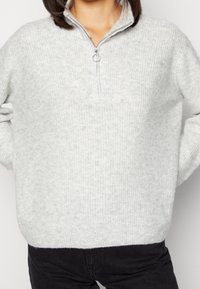 Vero Moda Stickad tröja - grey denim