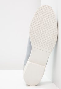 Anna Field LEATHER - Sapatos de atacadores - light blue