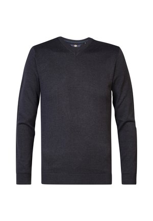 Pull en maille gris foncé à col en V et manches longues. Il présente des poignets et un ourlet côtelés, avec une texture lisse et uniforme dans l'ensemble.