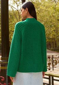 Next STITCH DETAIL LONG SLEEVE - Džemper - bright green