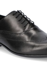 Czarne skórzane buty eleganckie o gładkim wykończeniu, z misternymi detalami brogu, okrągłym noskiem i systemem sznurowania na sześć oczek.