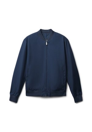 Veste bombardier navy en tissu lisse et léger. Caractéristiques d'une fermeture éclair sur toute la longueur, d'un col côtelé et de deux poches latérales.