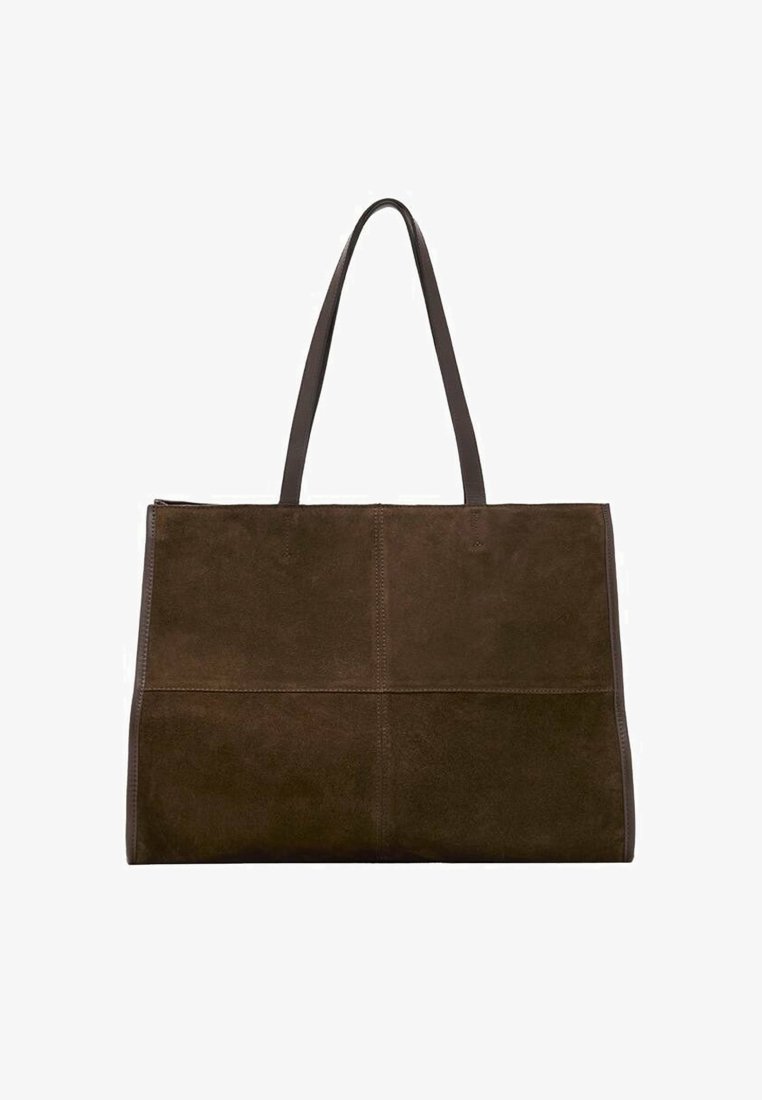 Brązowa zamszowa torba typu tote z długimi skórzanymi uchwytami, o prostokątnym kształcie i widocznym przeszyciem, bez elementów dekoracyjnych.