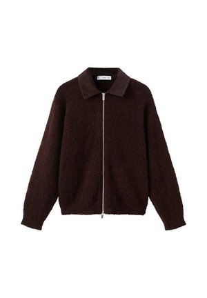 Veste zippée marron en tissu texturé, avec un col sombre. Le design comprend des manches longues et une coupe décontractée.