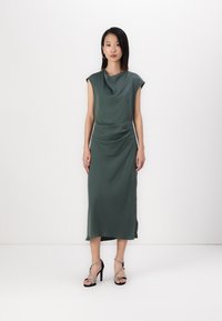 Modström TAILORMD - Etuikjole - balsam green