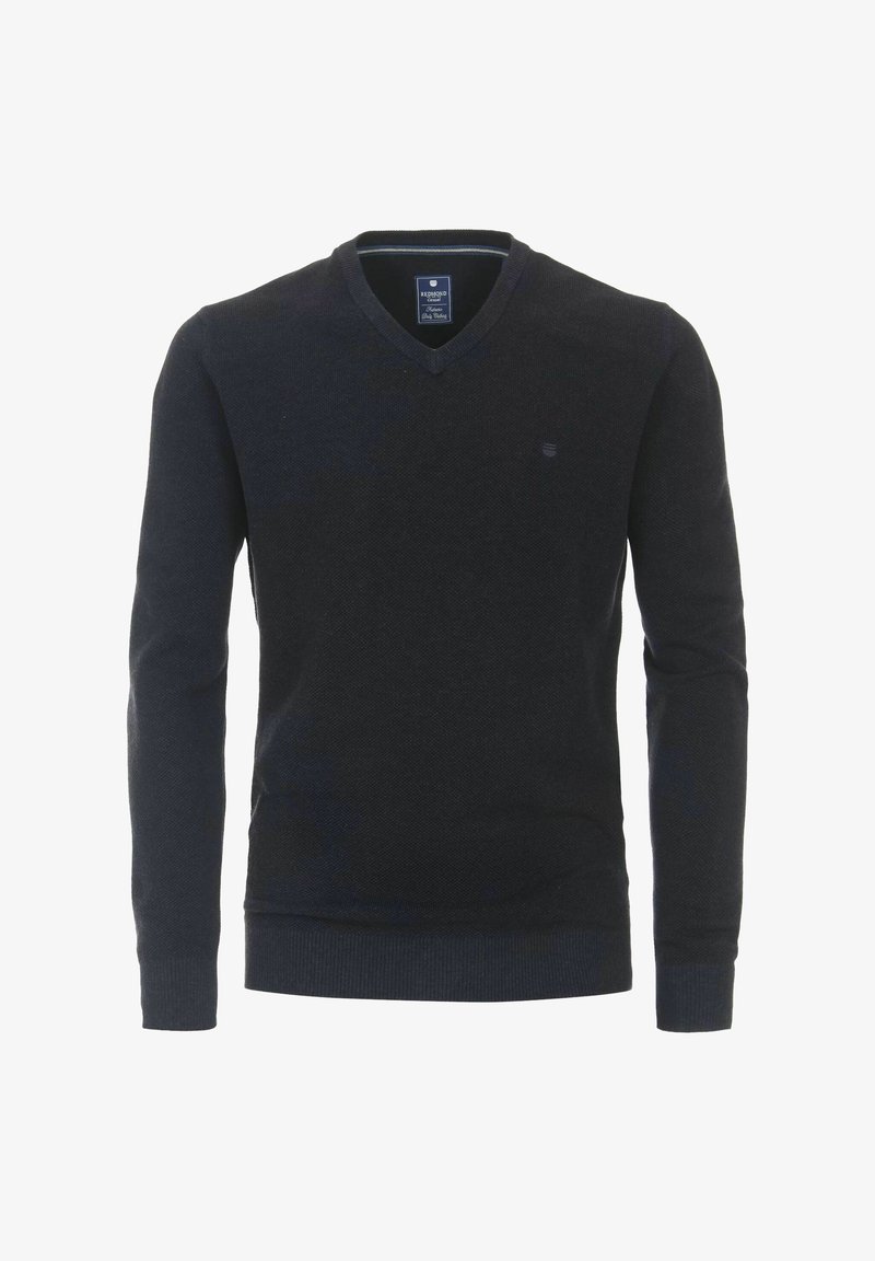 V-hals trui in donker marineblauw, ribgebreide mouwen en zoom, gestructureerd breipatroon, met een klein logo op de borst, zachte stof.