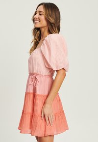 CHANCERY VALENCI  - Dnevna haljina - pink ombre