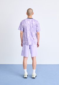 Thumbnail Image 4