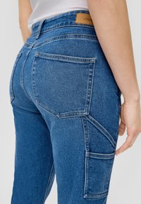 s.Oliver ABKLE FRANCIS MID RISE BOYFRIEND - Slim fit jeans - blau