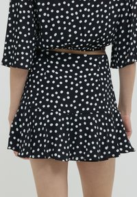 Calliope A POIS  - Gonna a campana - black
