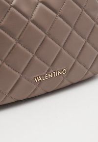 Valentino Bags OCARINA - Mala a tiracolo - taupe