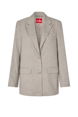 Ανοιχτό γκρι προσαρμοσμένο σακάκι με διακριτική λάμψη, πέτα με εγκοπή, δύο εμπρός τσέπες με καπάκι, τσέπη στο στήθος και δύο κρυστάλλινες κουμπότρυπες στο μπροστινό μέρος.