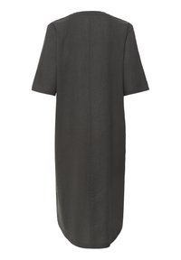 Robe grise foncée avec une silhouette droite, manches courtes, ourlet arrondi et une couture au centre du dos, réalisée en tissu texturé.