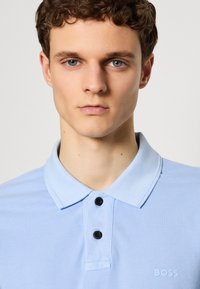BOSS PRIME - Poloskjorter - open blue