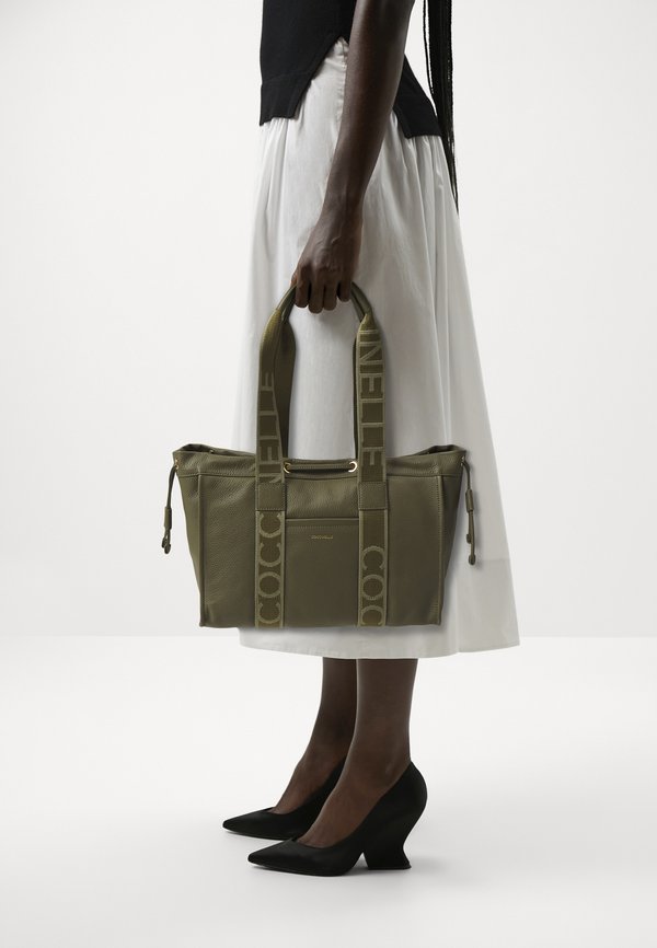 2DAY SIGNATURE - Handbag