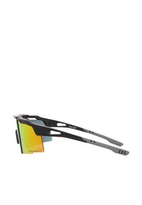 Thumbnail Image 6