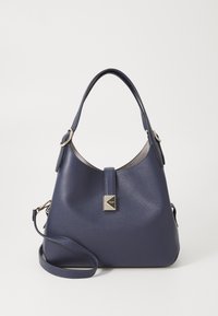 Unselected, parisian navy