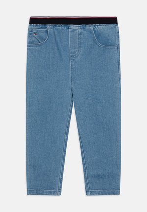 Tommy Hilfiger, MICRO GLOBAL PANTS UNISEX - Jeans a sigaretta - denim medium