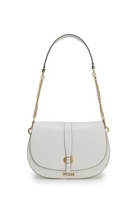 Borsa a spalla in pelle bianca con design curvo, caratterizzata da un logo dorato, una catena e una tracolla in pelle nera, e dettagli di cucitura sottili.