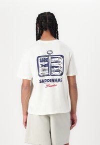 Jack & Jones - JORSARDINHAS TEE  - Print T-shirt - egret Thumbnail Image 1