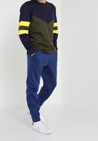 Calvin Klein Performance Sudadera - olive