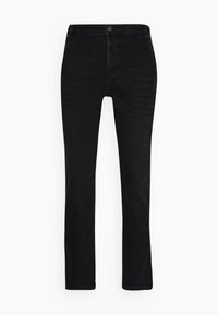 Jeans de mezclilla negra con corte recto, que presentan un clásico diseño de cinco bolsillos y un cierre de botón de bronce en la cintura. Textura suave.