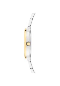 Die Uhr in Silber- und Goldfarbe besitzt ein schlankes Profil, ein rundes Gehäuse und eine strukturierte Krone. Das Armband besteht aus miteinander verbundenen Metallsegmenten.