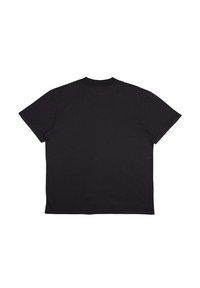 Camiseta de algodón negra, corte relajado, mangas cortas, cuello redondo con ribete, textura suave, sin logos ni patrones visibles, espalda lisa.
