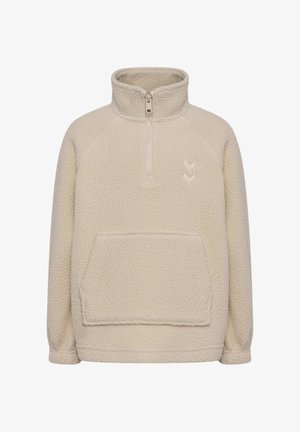 Beiger Fleecepullover mit Viertelreißverschluss, hohem Kragen, Kängurutasche und zwei dezenten Chevron-Logos auf der linken Brust.