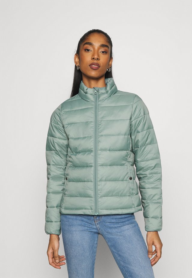 ONLSANDIE QUILTED JACKET  - Übergangsjacke - chinois green